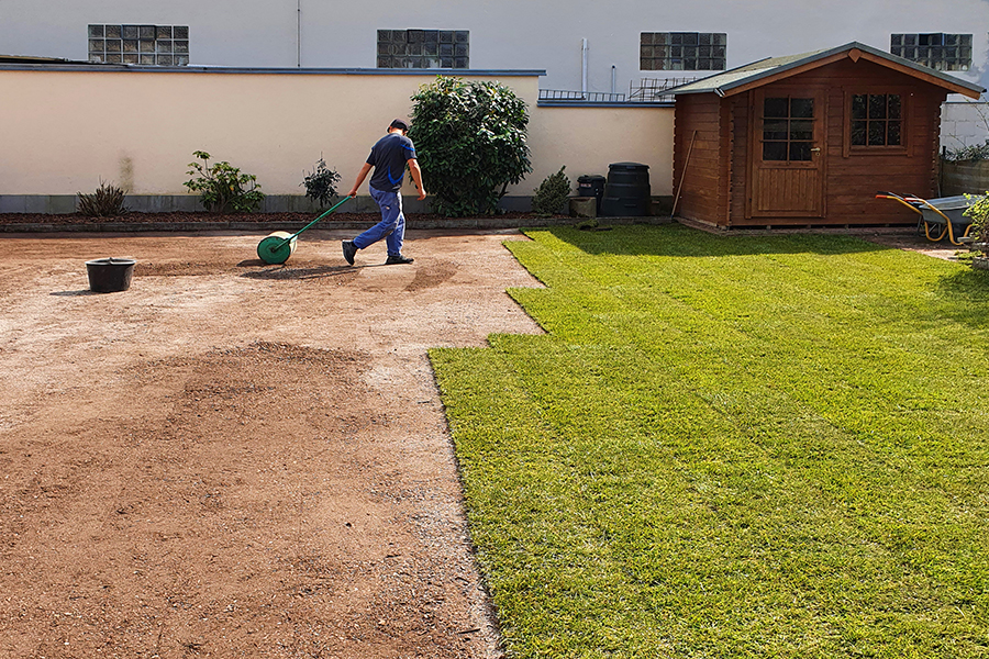 Bodenvorbereitung durch PRISCO Gartenbau